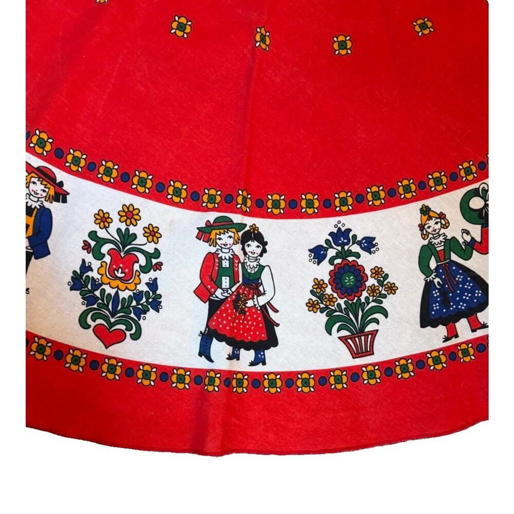 Vintage Austrian Folk Art Round Tablecloth 62” Red Floral DELLA TORRE 3757/20 - Picture 15 of 16